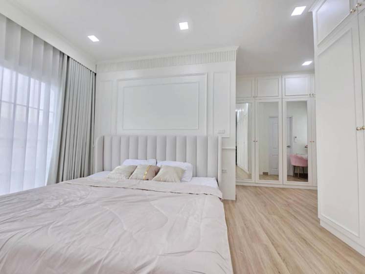 House with Shared Pool in Sukhumvit 